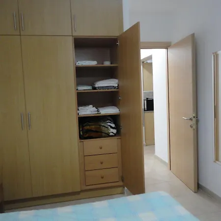 Yiasemi Court Apartments Apartament *