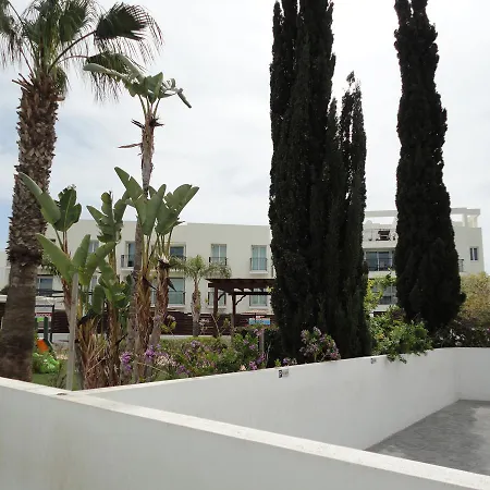 Yiasemi Court Apartments * Paralimni