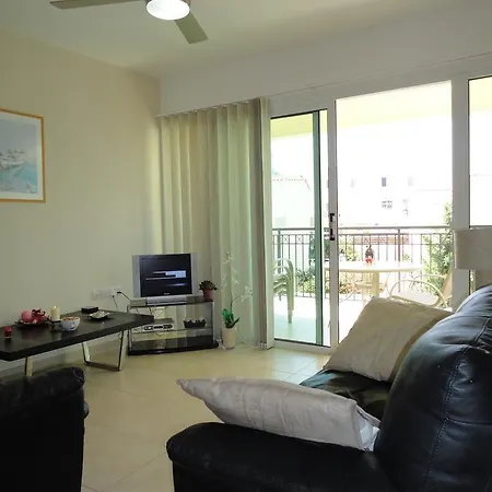 Yiasemi Court Apartments Apartament *