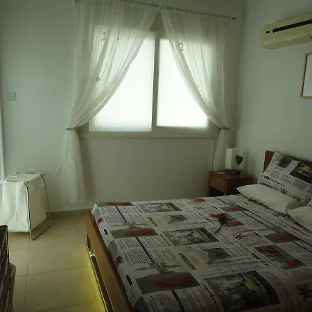 Yiasemi Court Apartments Apartament *